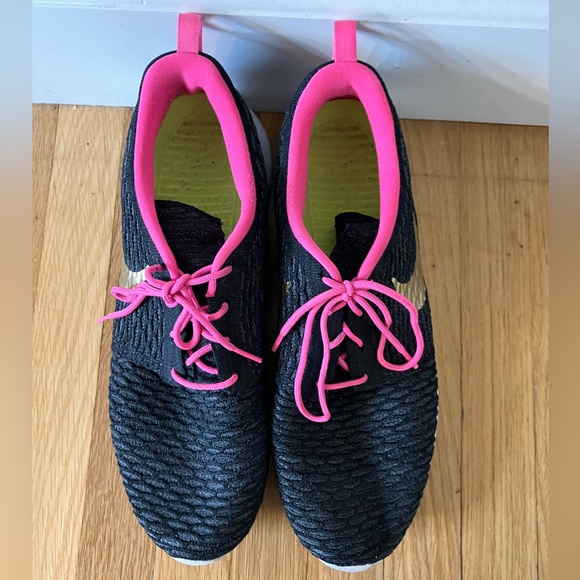 Nike Roshe Run Flyknit ID RIO 2016 Olympics MEN'S 12, Black/Gold/Pink 718293-992 - Picture 3 of 7